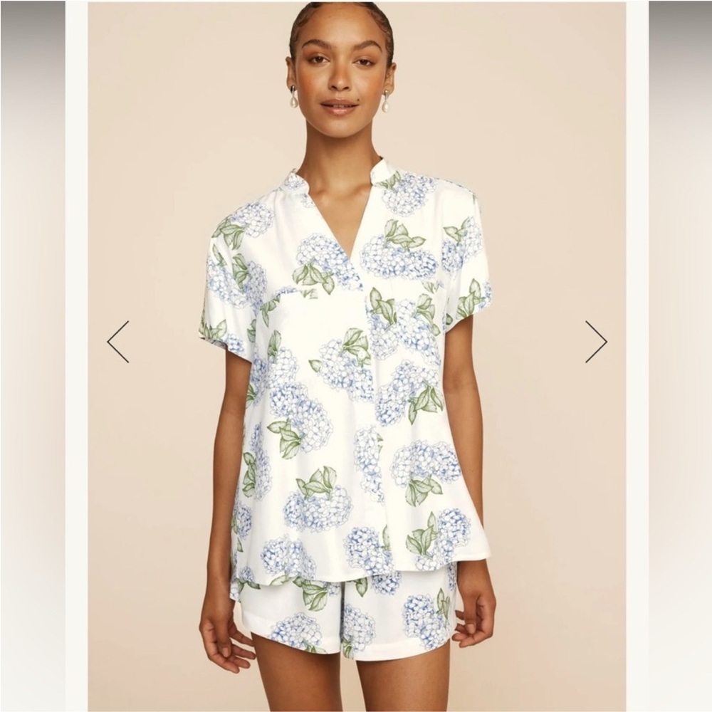 Piyama Maggie Pajama Set - size medium - hydrangeas